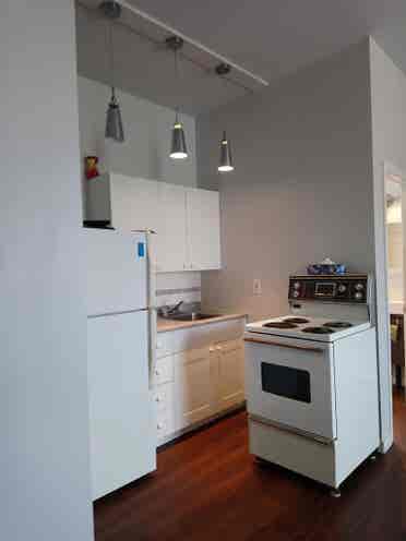 1 Bedroom Apartment/Private Laundry
