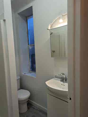 1 Bedroom Apartment/Private Laundry