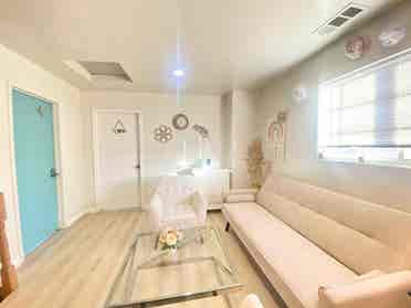 Cozy Kingbed Room (Shared-house)