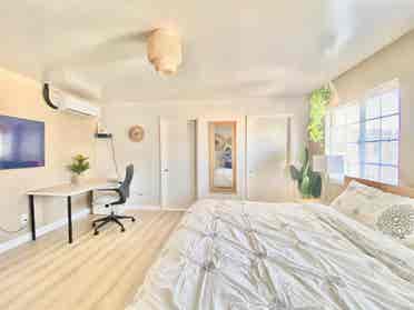 Cozy Kingbed Room (Shared-house)