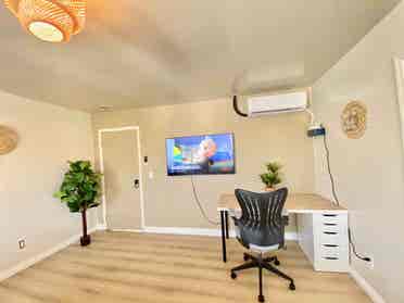 Cozy Kingbed Room (Shared-house)