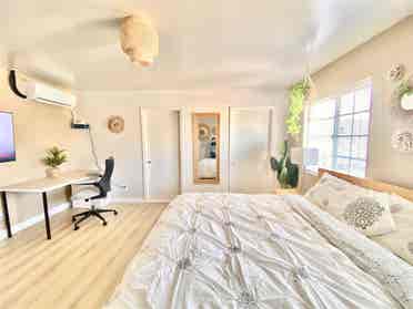 Cozy Kingbed Room (Shared-house)