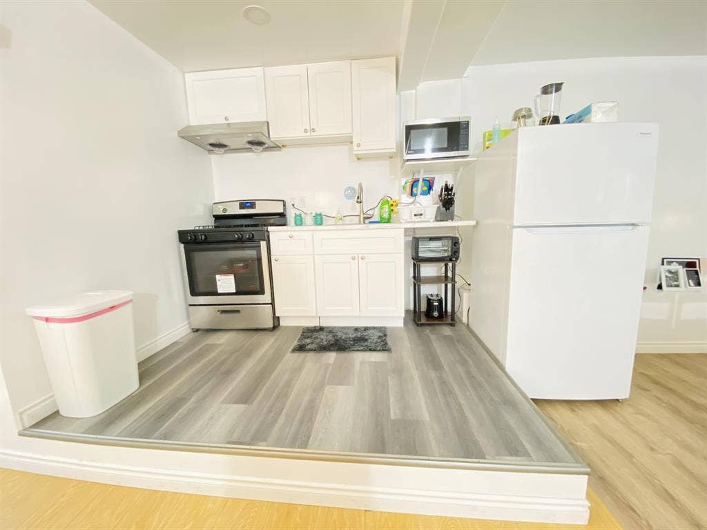Warm Studio Full Furnished