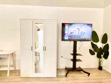 Warm Studio Full Furnished
