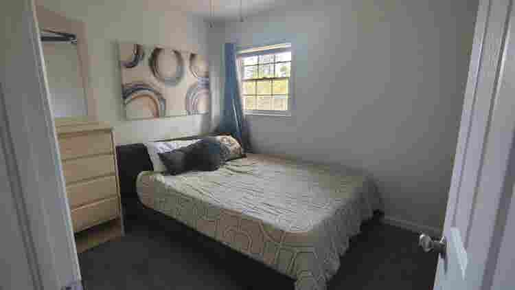Ladies! Awesome Roommate Spot Open!
