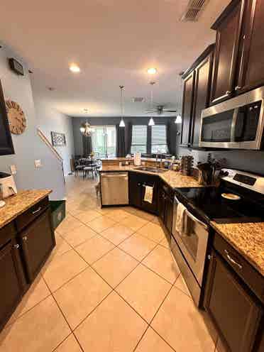 Looking for female roommate :)