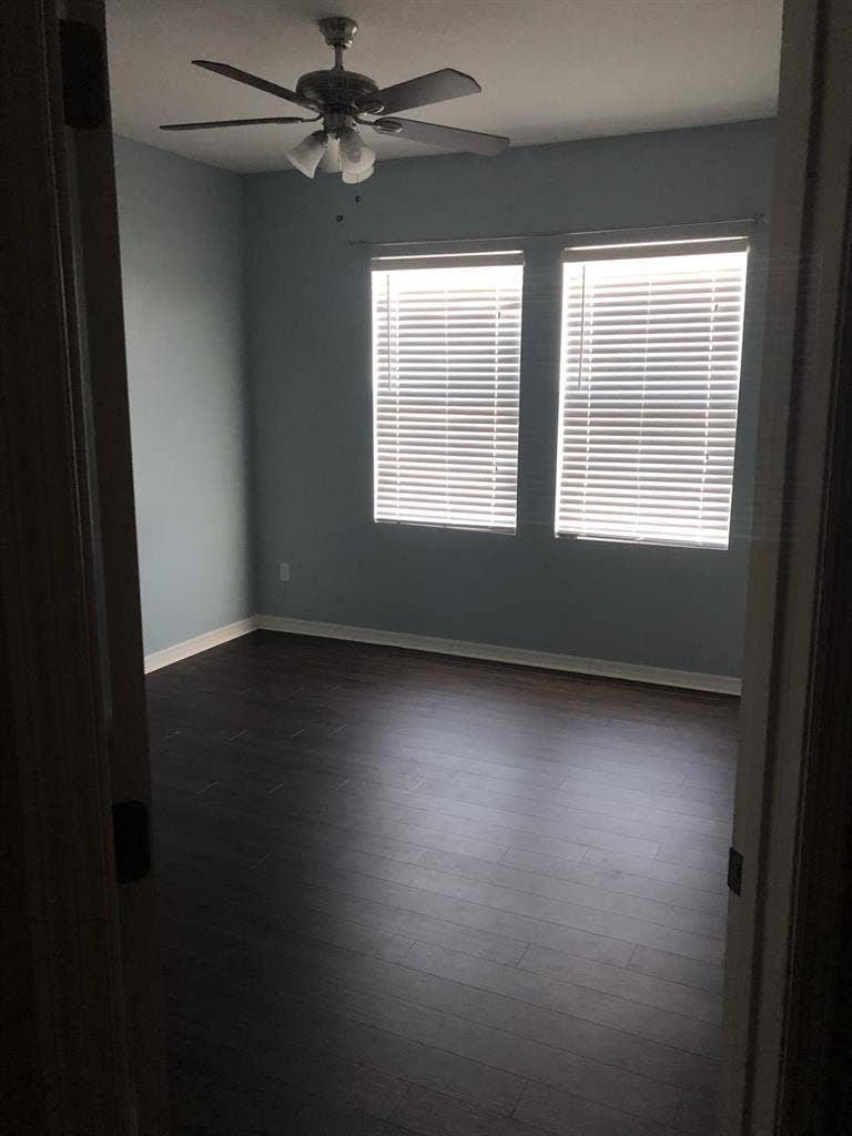Looking for female roommate :)