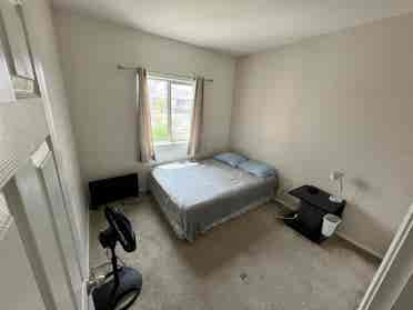 FURNISHED ROOM / UTILITIES INCLUDED
