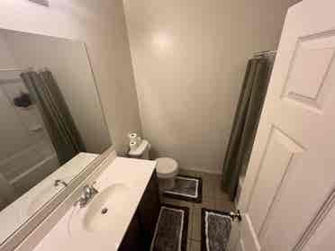 FURNISHED ROOM / UTILITIES INCLUDED