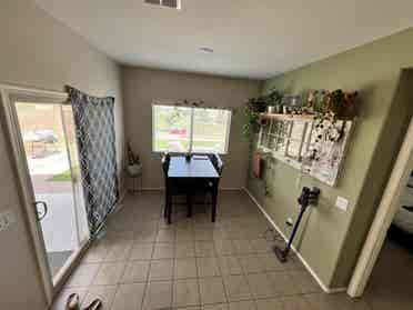 FURNISHED ROOM / UTILITIES INCLUDED