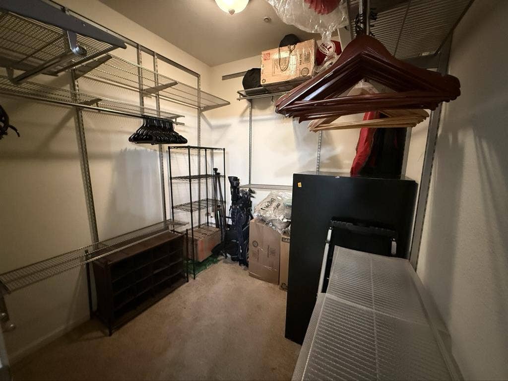 Furnished 2-bed apt in gated cmmty