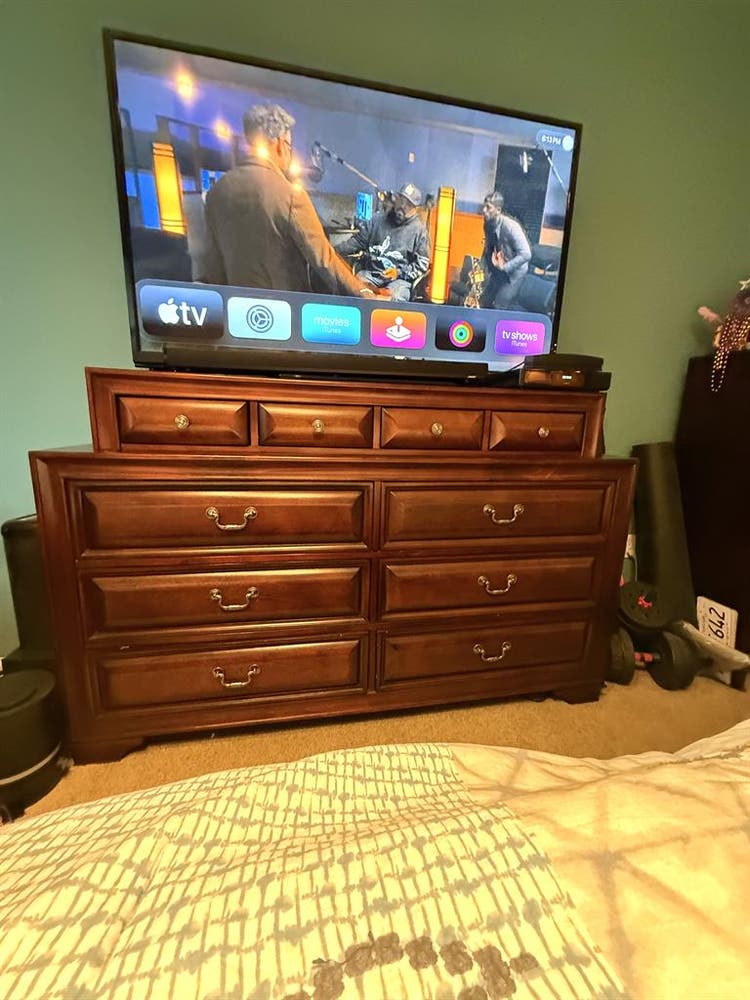 Furnished 2-bed apt in gated cmmty