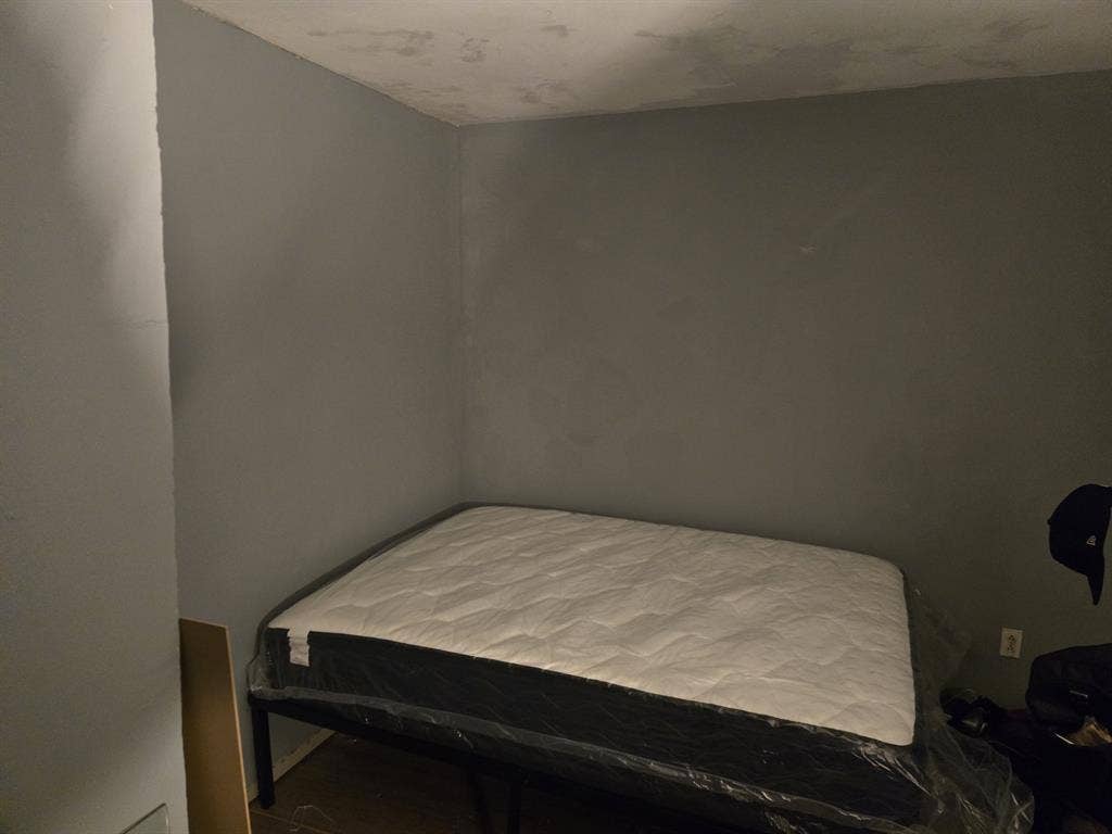 Furnished room in Brklyn lenox