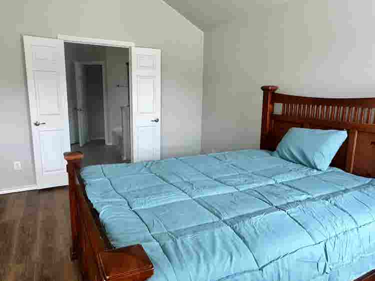 Private Master Bedroom & Bathroom