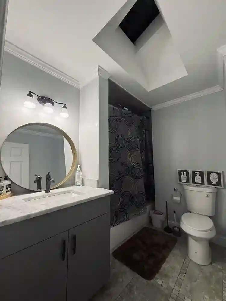 Affordable Room/Keyless entry/ Safe