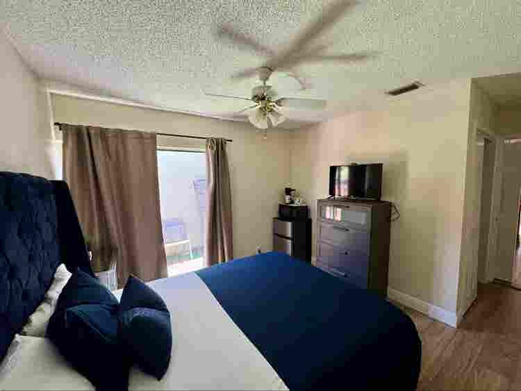 Furnished Room W Boca Raton