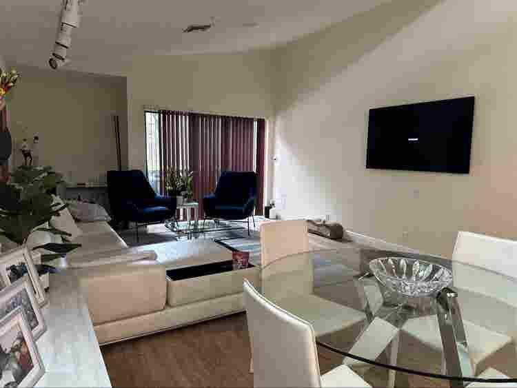 Furnished Room W Boca Raton