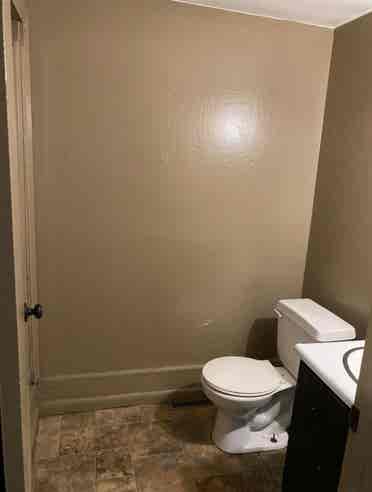 Looking for a roommate in Fruitland