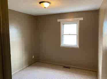 Looking for a roommate in Fruitland