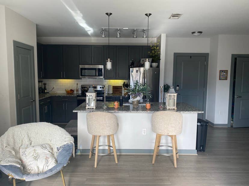 sq apt with spare room