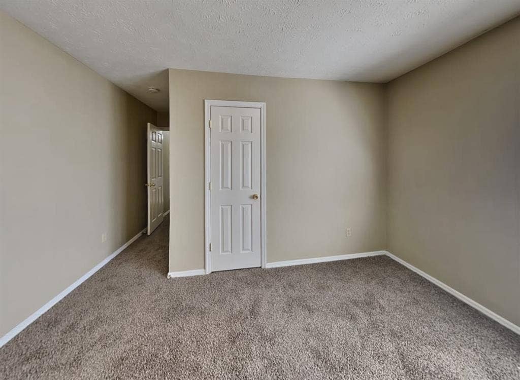 Spare bedroom in quiet neighborhood