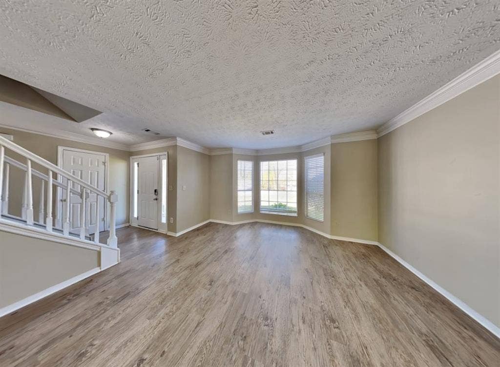 Spare bedroom in quiet neighborhood