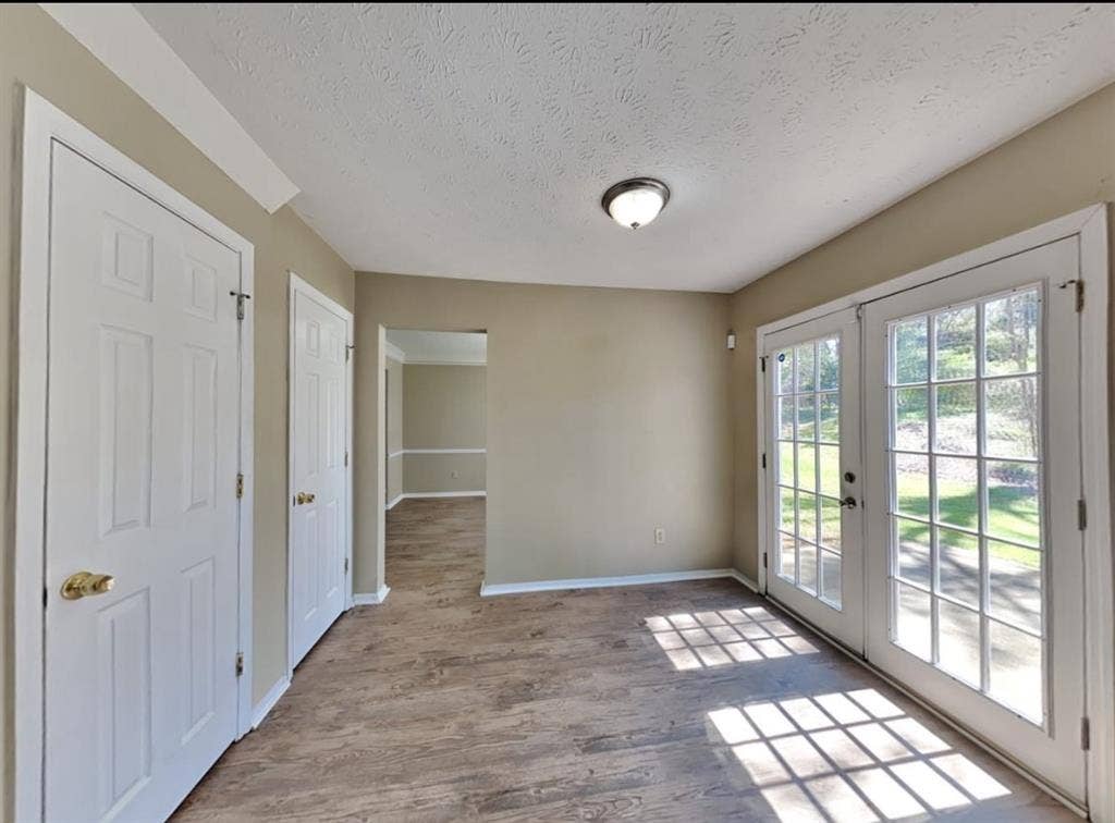 Spare bedroom in quiet neighborhood