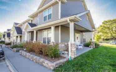 Looking for a fourth Roommate!!