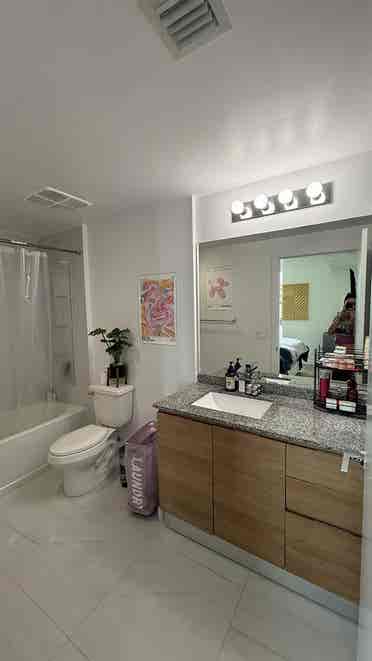 Shared & Private Room to Rent