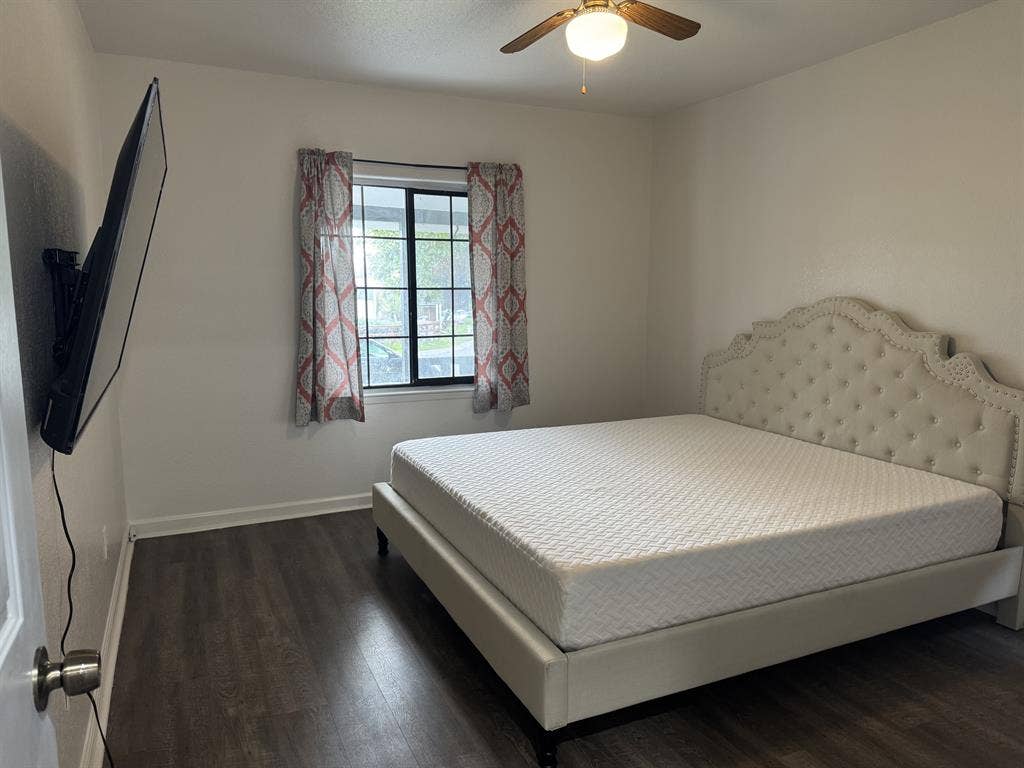 TWO PRIVATE ROOMS FOR RENT
