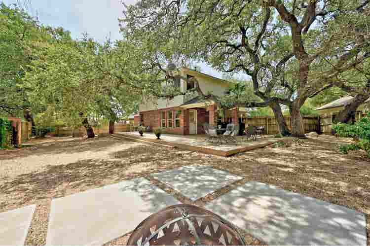 Newly renovated looking for 
roommat