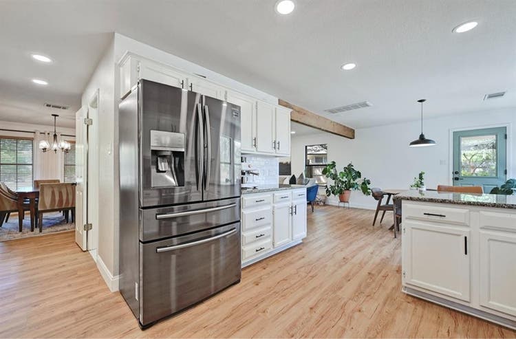 Newly renovated looking for 
roommat
