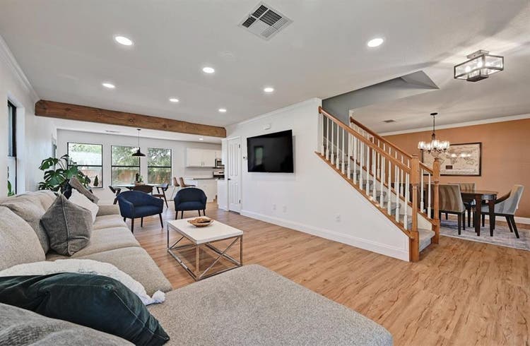 Newly renovated looking for 
roommat
