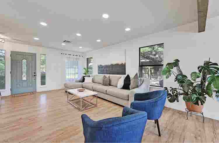 Newly renovated looking for 
roommat