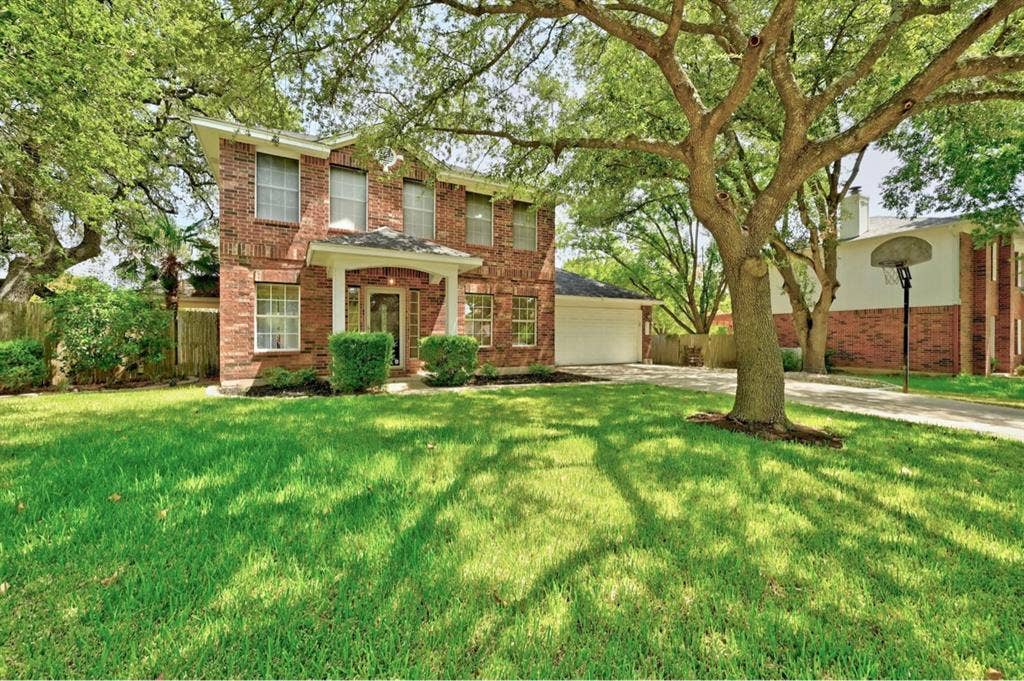 Newly renovated looking for 
roommat