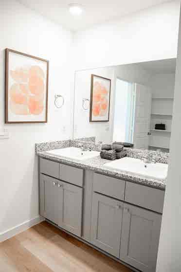 Fully Furnished !