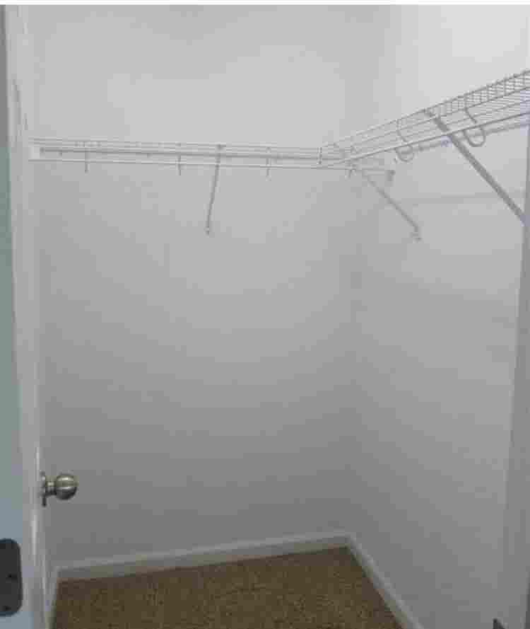 Room for rent in Holly springs, NC