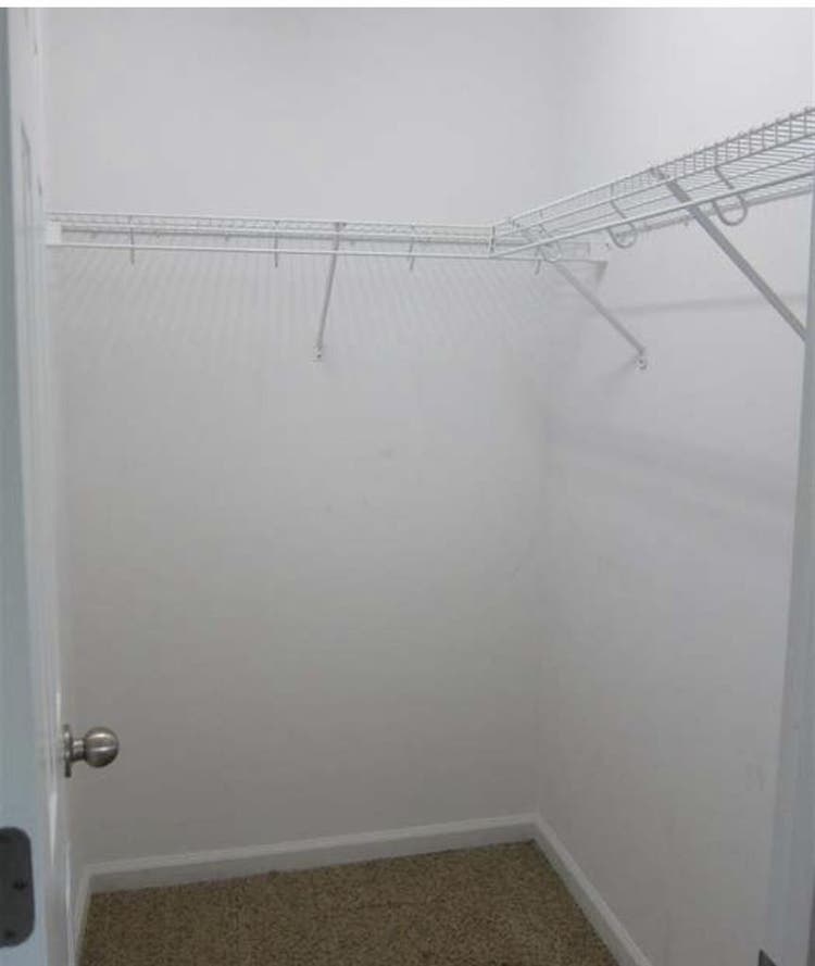 Room for rent in Holly springs, NC