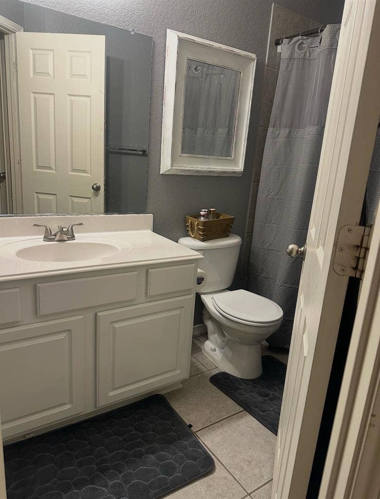 Room for rent in friscoo