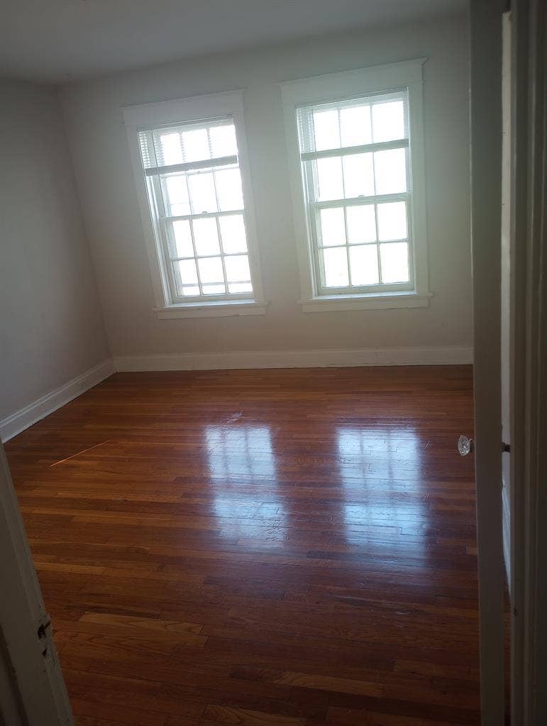 Looking for Roommate(s)!