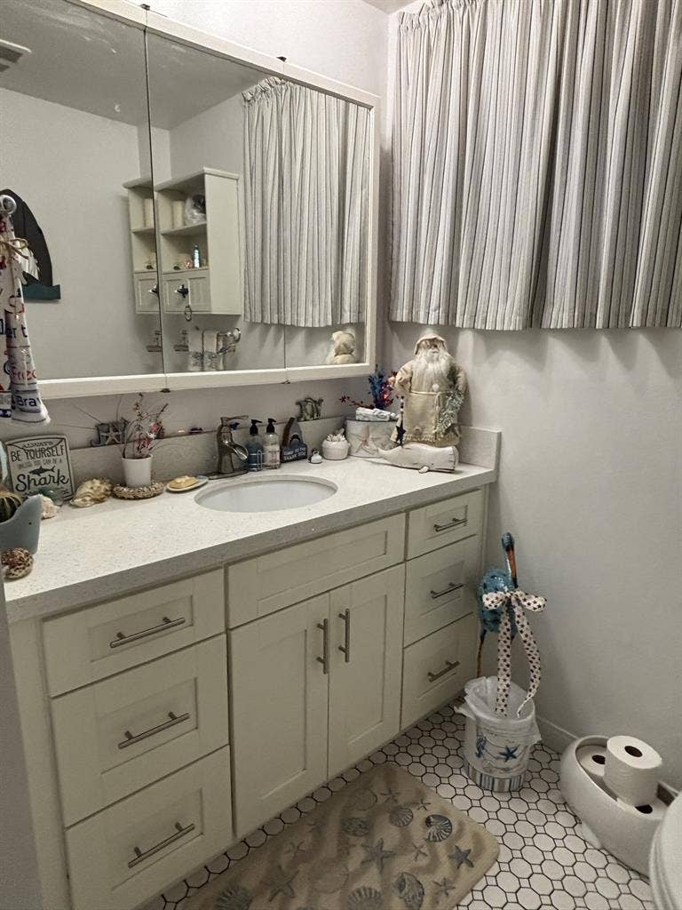 Furnished Bedroom & Private Bath
