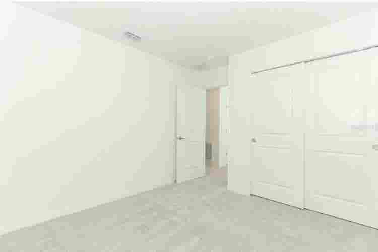 Renting a room in Poinciana