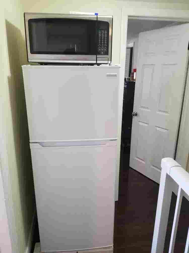 FURNISHED BEDROOM LITTLE HAVANA "A"