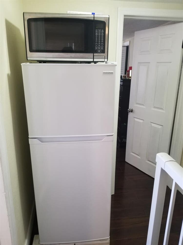 FURNISHED BEDROOM LITTLE HAVANA "A"