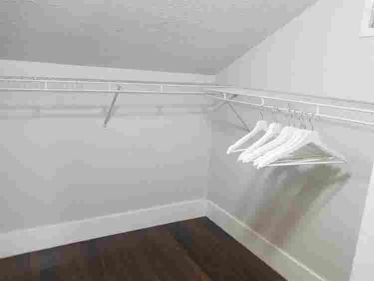 FURNISHED BEDROOM LITTLE HAVANA "A"