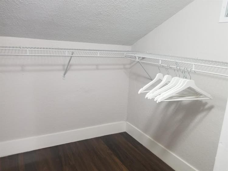 FURNISHED BEDROOM LITTLE HAVANA "A"