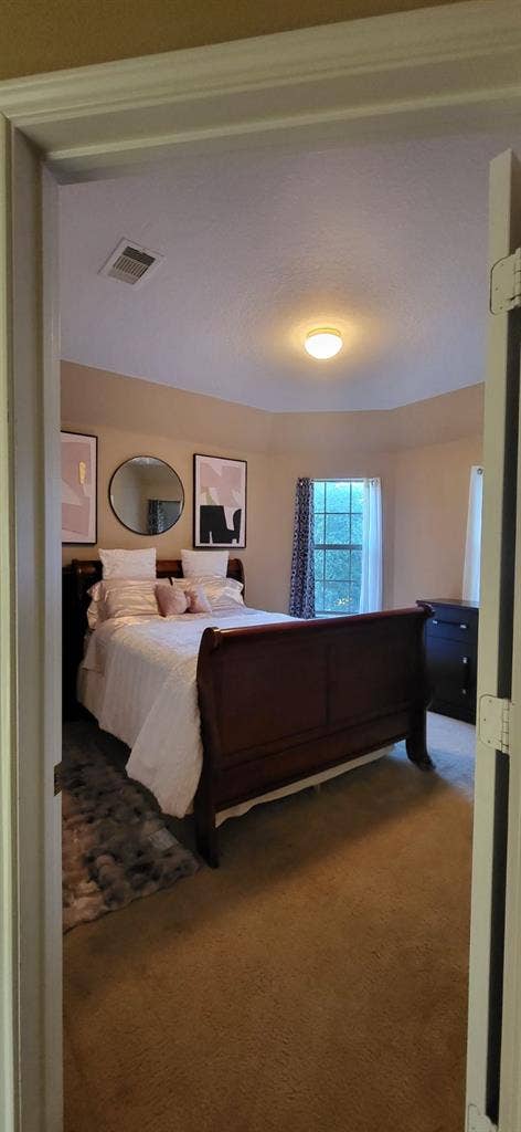 Cozy Room With Private Bathroom