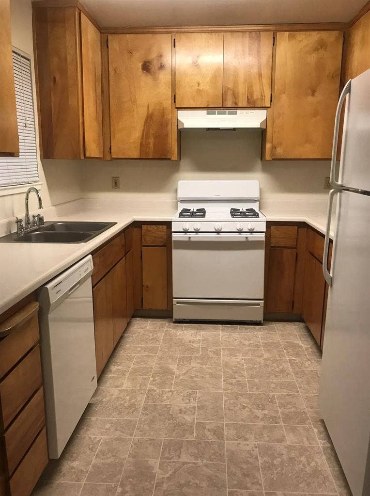 3rd Roomate needed