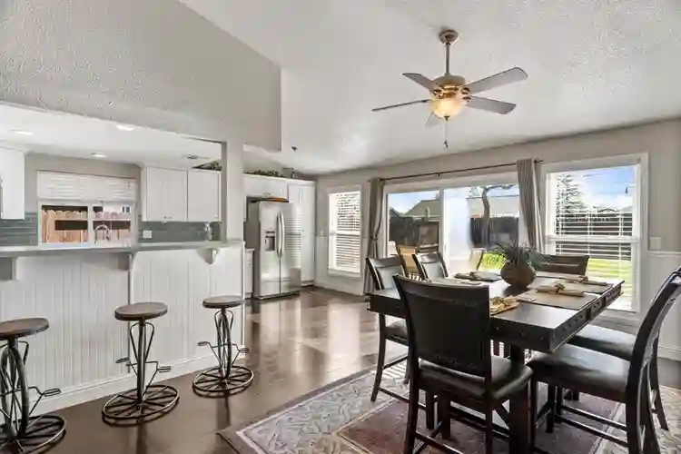 TEN MINS TO MIDTOWN SAFE AREA