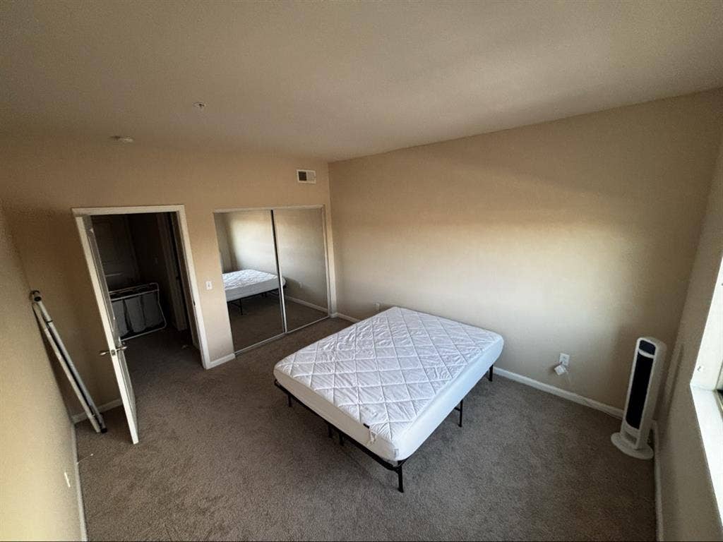 TSMC (台積電) roommate needed
